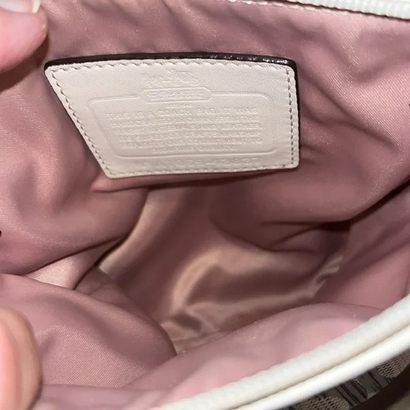 Coach   Rare Crossbody bag  Horse & carriage logo  cream/silvery gray leather tr - Picture 13 of 13